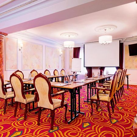 Palacyk Otrebusy Business & Spa 외부 사진